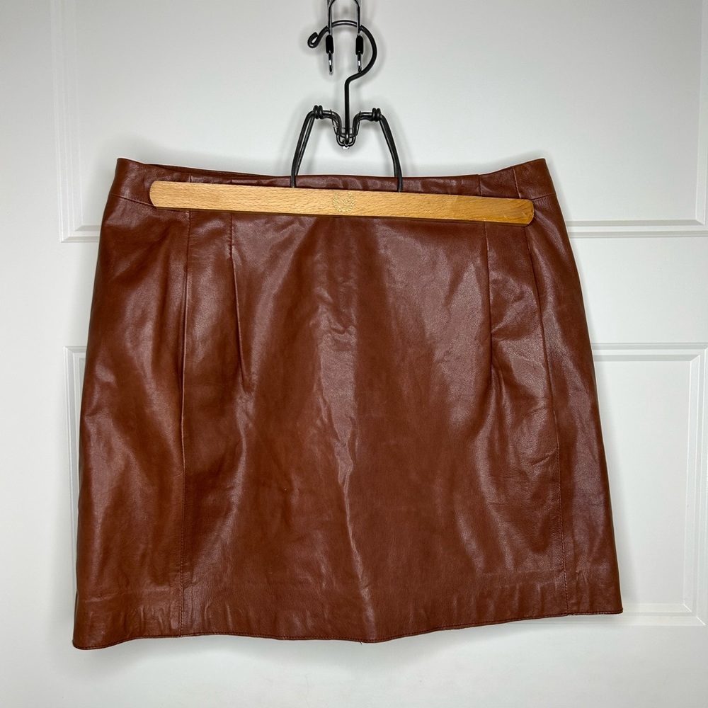 VINCE. Leather mini-skirt size 4